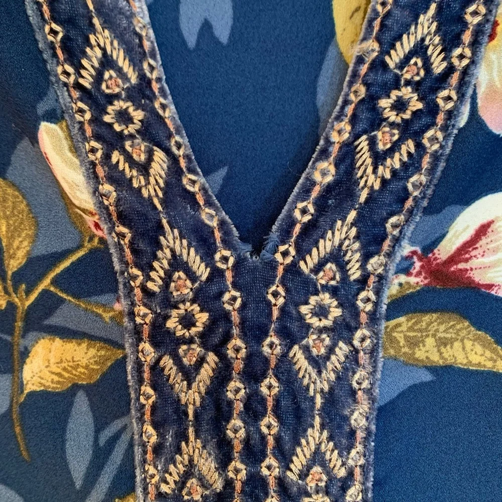 Belle by Kim Gravel Magnolia Blouse Velvet Embroidered Trim - Picture 9 of 9